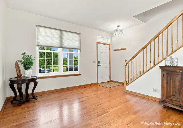 Photo 3 of Single family home for sale at 1028 Mackenzie Dr, Antioch, IL 60002 | MLS# 12761870 | Listing updated on 2026-10-04