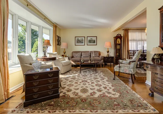 Photo 3 of Single family home for sale at 2923 Downing Ave W, Westchester, IL 60154 | MLS# 12761872 | Listing updated on 2026-10-08