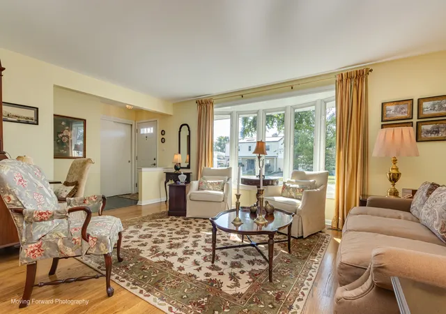 Photo 4 of Single family home for sale at 2923 Downing Ave W, Westchester, IL 60154 | MLS# 12761872 | Listing updated on 2026-10-08
