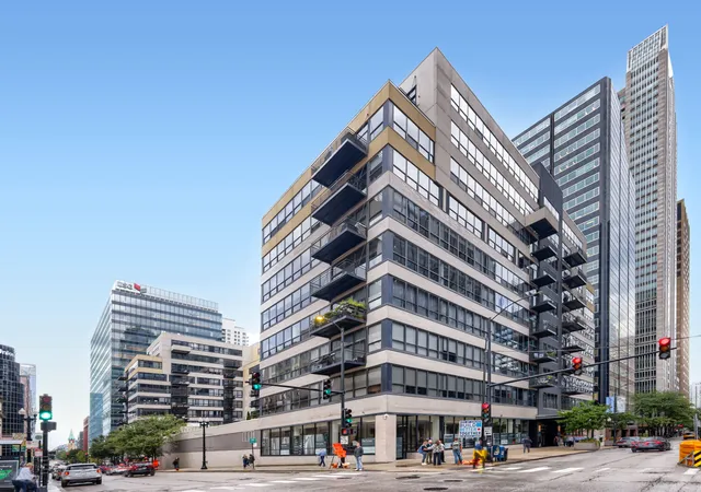 Photo 2 of Condo for sale at 130 S Canal St #419, Chicago, IL 60606 | MLS# 12761902 | Listing updated on 2026-09-22