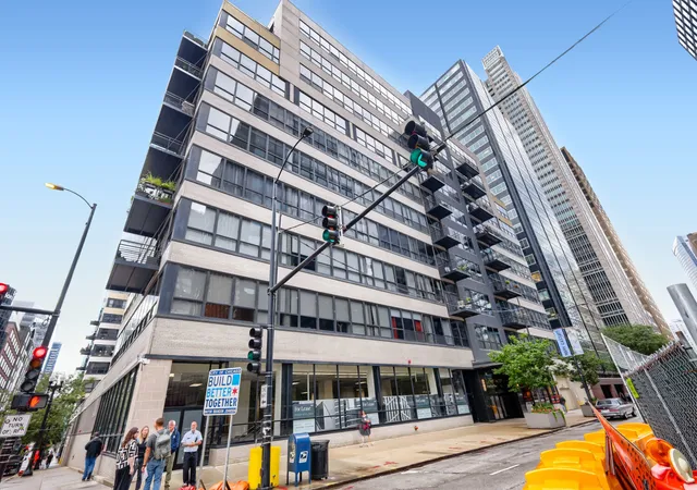 Photo 3 of Condo for sale at 130 S Canal St #419, Chicago, IL 60606 | MLS# 12761902 | Listing updated on 2026-09-22