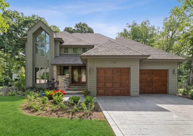 Photo 1 of Single family home for sale at 304 Apple River Dr, Naperville, IL 60565 | MLS# 12761906 | Listing updated on 2026-09-22