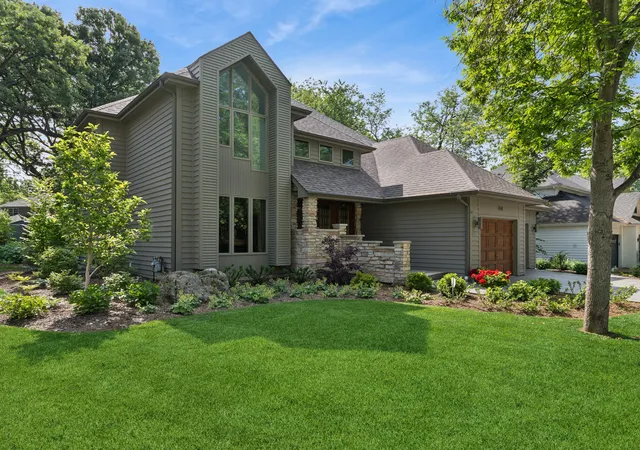 Photo 2 of Single family home for sale at 304 Apple River Dr, Naperville, IL 60565 | MLS# 12761906 | Listing updated on 2026-09-22