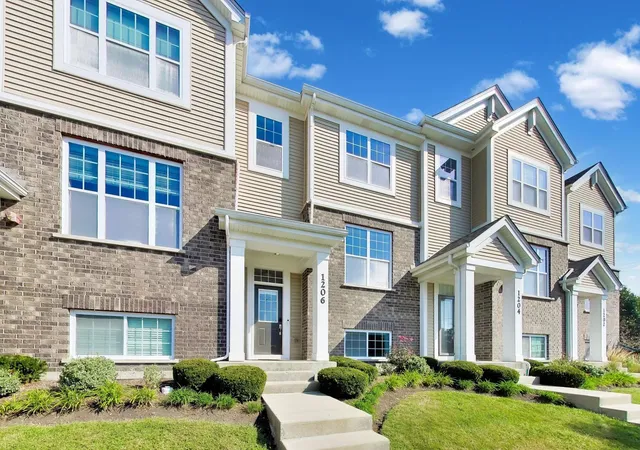Photo 2 of Townhouse for sale at 1206 Elm St, Park Ridge, IL 60068 | MLS# 12761914 | Listing updated on 2026-09-22