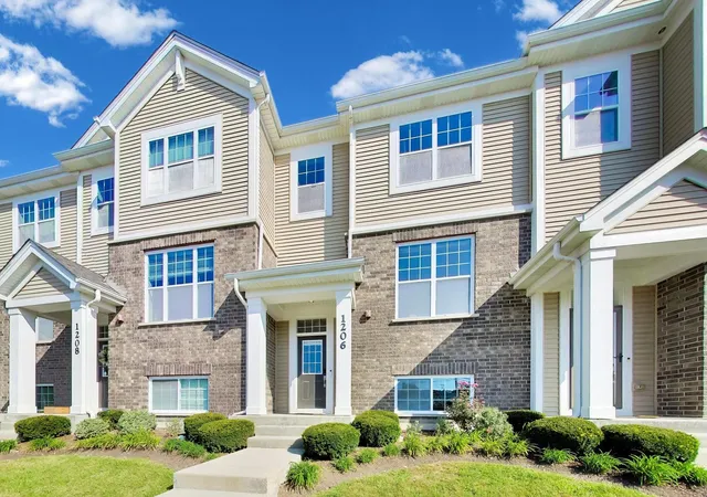 Photo 3 of Townhouse for sale at 1206 Elm St, Park Ridge, IL 60068 | MLS# 12761914 | Listing updated on 2026-09-22