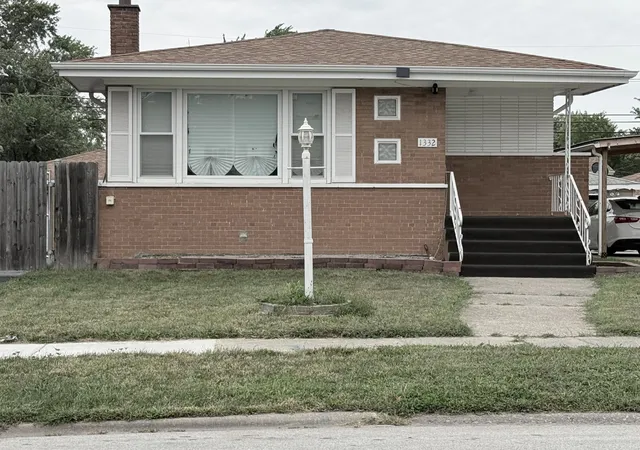 Photo 2 of Single family home for sale at 1332 Mackinaw Ave, Calumet City, IL 60409 | MLS# 12761922 | Listing updated on 2026-09-22