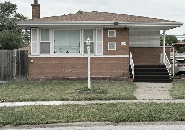 Photo 3 of Single family home for sale at 1332 Mackinaw Ave, Calumet City, IL 60409 | MLS# 12761922 | Listing updated on 2026-09-22