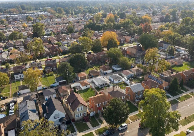 Photo 3 of Single family home for sale at 3321 W 83rd Place, Chicago, IL 60652 | MLS# 12761927 | Listing updated on 2026-10-22