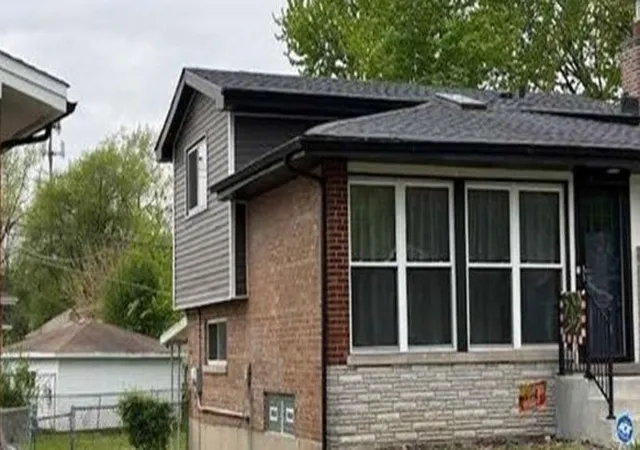Photo 2 of Single family home for sale at 8558 S Woodlawn Ave, Chicago, IL 60619 | MLS# 12761933 | Listing updated on 2026-09-16
