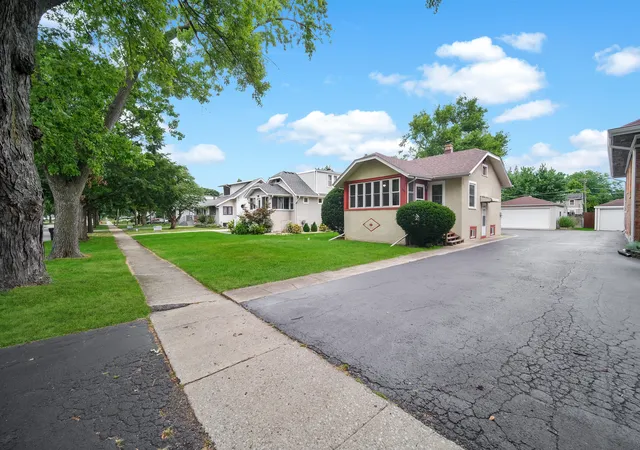 Photo 3 of Single family home for sale at 103 N Harvard Ave, Villa Park, IL 60181 | MLS# 12761940 | Listing updated on 2026-09-25
