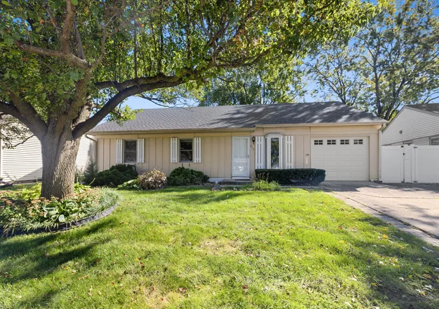 Single family home for sale at 917 Sunnydale Blvd, Streamwood, IL 60107 | MLS# 12761943