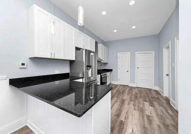 Listing Photo 4 - Condo for sale in building located at 4329 S Wood St, Chicago, IL 60609