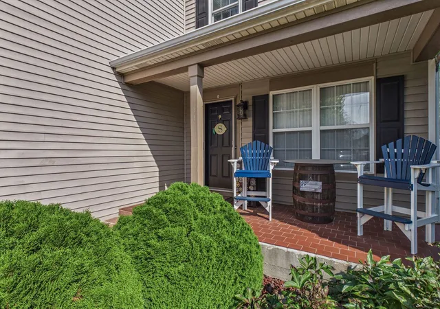 Photo 3 of Single family home for sale at 1306 Kathleen Ct, Antioch, IL 60002 | MLS# 12761947 | Listing updated on 2026-09-23