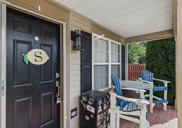 Photo 3 of Single family home for sale at 1306 Kathleen Ct, Antioch, IL 60002 | MLS# 12761947 | Listing updated on 2026-09-23