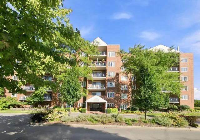 Photo 3 of Condo for sale at 6530 W Irving Park Rd #309, Chicago, IL 60634 | MLS# 12761948 | Listing updated on 2026-10-22