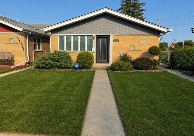 Single family home for sale at 5925 S Natoma Ave, Chicago, IL 60638 | MLS# 12761949