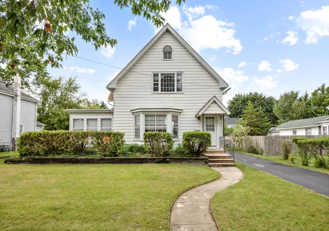 Photo 1 of Single family home for sale at 302 N State St, Marengo, IL 60152 | MLS# 12761951 | Listing updated on 2026-09-23