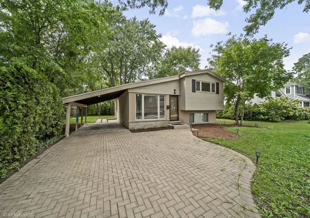 Photo 2 of Single family home for sale at 840 Fair Ln, Northbrook, IL 60062 | MLS# 12761956 | Listing updated on 2026-10-23