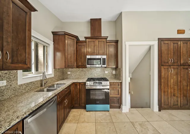 Photo 3 of Single family home for sale at 840 Fair Ln, Northbrook, IL 60062 | MLS# 12761956 | Listing updated on 2026-10-23