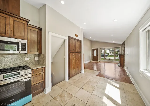 Photo 4 of Single family home for sale at 840 Fair Ln, Northbrook, IL 60062 | MLS# 12761956 | Listing updated on 2026-10-23