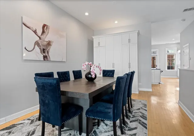 Listing Photo 4 - Condo for sale in building located at 363 W Superior St, Chicago, IL 60654 - Unit #B
