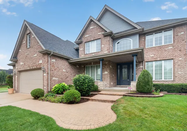 Photo 3 of Single family home for sale at 21052 S States Ln, Shorewood, IL 60404 | MLS# 12761974 | Listing updated on 2026-09-24