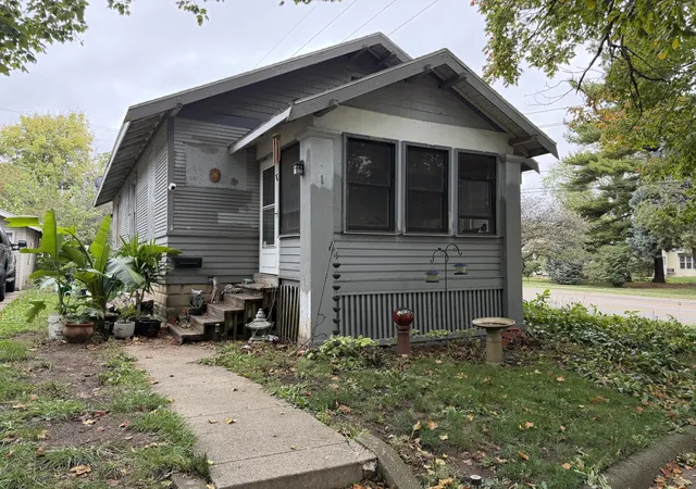 Single family home for sale at 1 Harbord Dr, Bloomington, IL 61701 | MLS# 12761988