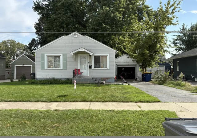 Single family home for sale at 673 Ludlow Ave, Elgin, IL 60120 | MLS# 12762009