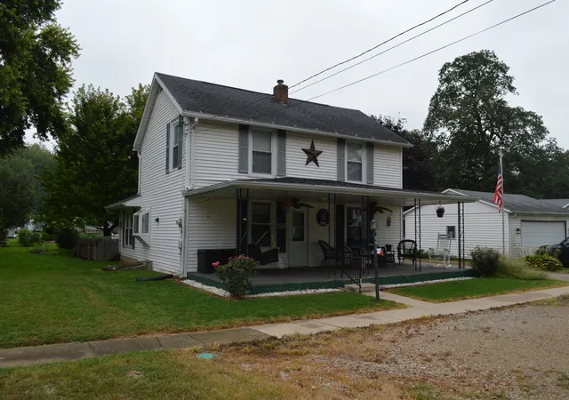 Photo 3 of Single family home for sale at 125 N Washington St, Tiskilwa, IL 61368 | MLS# 12762017 | Listing updated on 2026-09-27
