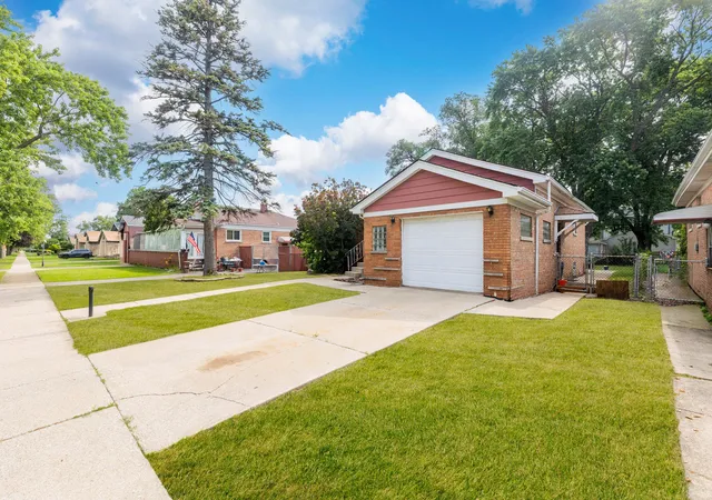 Photo 1 of Single family home for sale at 8841 Tulley Ave, Oak Lawn, IL 60453 | MLS# 12762042 | Listing updated on 2026-09-24