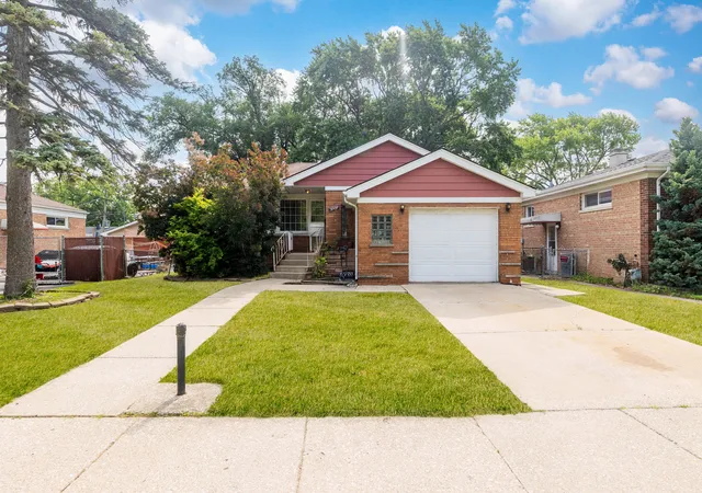 Photo 3 of Single family home for sale at 8841 Tulley Ave, Oak Lawn, IL 60453 | MLS# 12762042 | Listing updated on 2026-09-24
