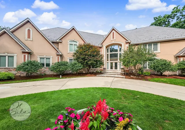 Photo 2 of Mansion for sale at 11022 Ayrshire Ct, Woodstock, IL 60098 | MLS# 12762055 | Listing updated on 2026-09-29