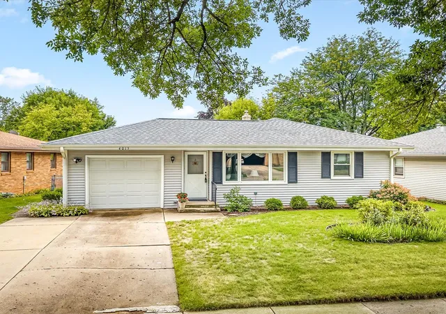Photo 3 of Sale Pending at 4015 Pleasant Valley Blvd, Rockford, IL 61114 | MLS# 12762058 | Listing updated on 2026-09-19