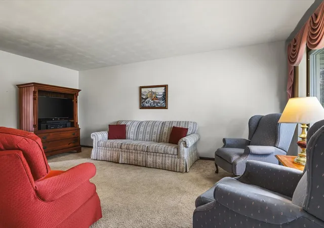 Photo 3 of Sale Pending at 4015 Pleasant Valley Blvd, Rockford, IL 61114 | MLS# 12762058 | Listing updated on 2026-09-19