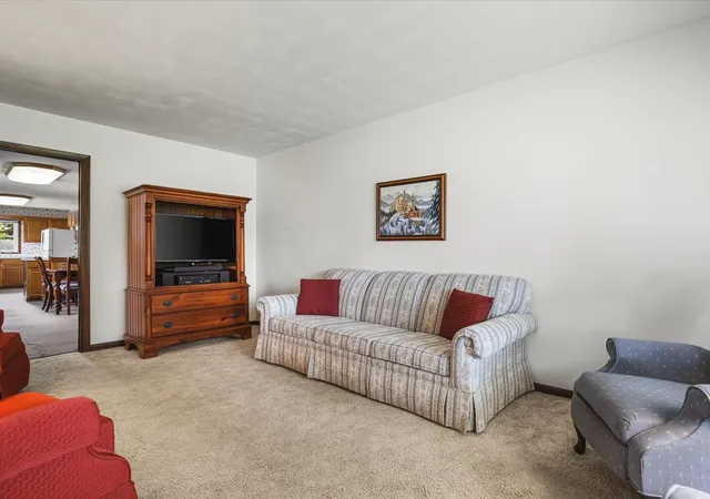 Photo 4 of Sale Pending at 4015 Pleasant Valley Blvd, Rockford, IL 61114 | MLS# 12762058 | Listing updated on 2026-09-19