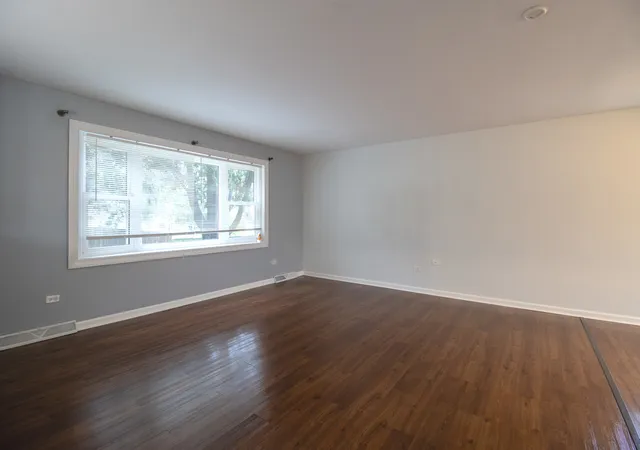 Photo 3 of Single family home for sale at 500 N Westwood Ave, Lombard, IL 60148 | MLS# 12762072 | Listing updated on 2026-10-07