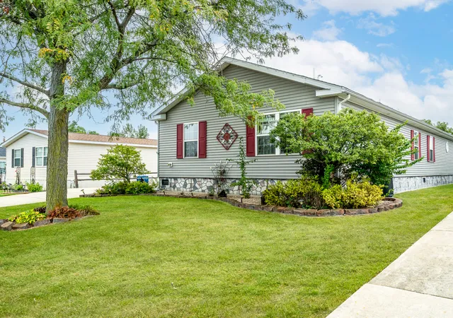 Photo 1 of Manufactured home for sale at 22949 S Glen Eagle Dr, Frankfort, IL 60423 | MLS# 12762098 | Listing updated on 2026-10-05