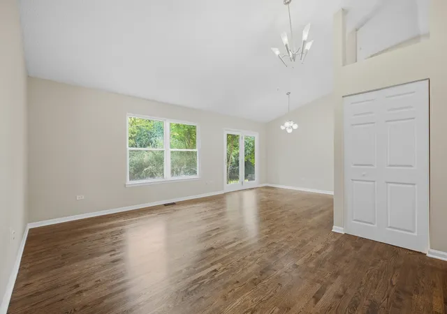 Photo 3 of Townhouse for sale at 610 Lyon Ct, Buffalo Grove, IL 60089 | MLS# 12762104 | Listing updated on 2026-09-24