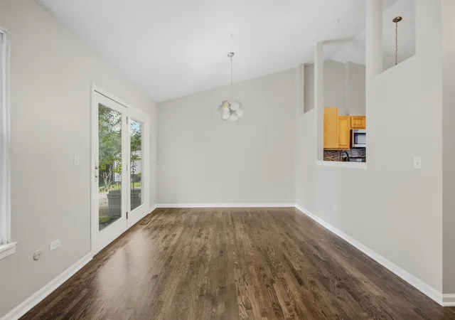 Photo 3 of Townhouse for sale at 610 Lyon Ct, Buffalo Grove, IL 60089 | MLS# 12762104 | Listing updated on 2026-09-24