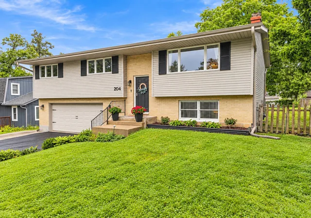 Photo 2 of Single family home for sale at 204 Wander Way, Lake In The Hills, IL 60156 | MLS# 12762115 | Listing updated on 2026-09-30