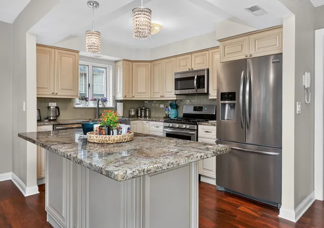 Photo 4 of Condo for sale at 1470 Jefferson St #308, Des Plaines, IL 60016 | MLS# 12762124 | Listing updated on 2026-09-23