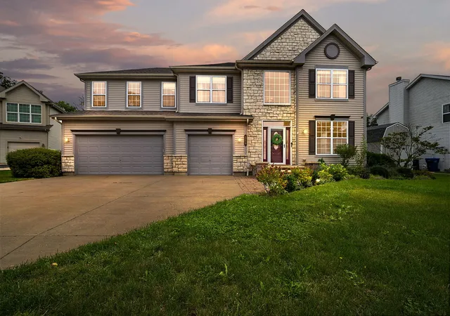 Photo 1 of Single family home for sale at 316 Cedar Ridge Dr, Lake Villa, IL 60046 | MLS# 12762134 | Listing updated on 2026-10-06