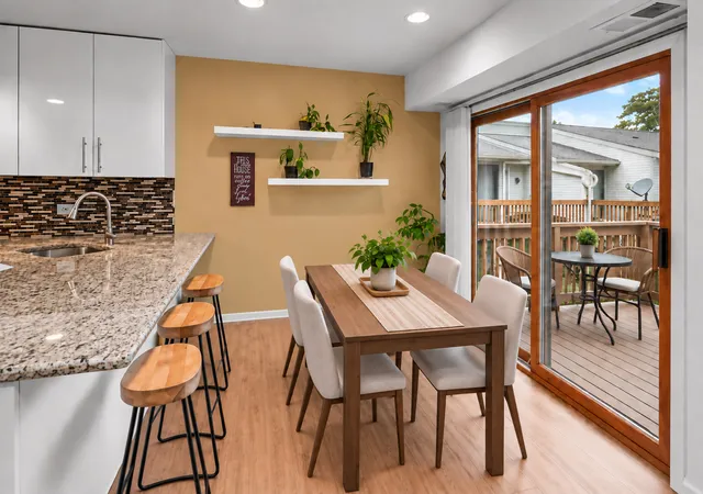 Listing Photo 5 - Condo for sale in building located at 80 Commonwealth Ct, Vernon Hills, IL 60061 - Unit #3