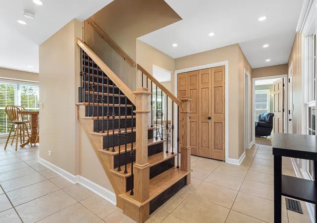 Photo 2 of Single family home for sale at 17325 W Westwind Dr, Gurnee, IL 60031 | MLS# 12762147 | Listing updated on 2026-09-24