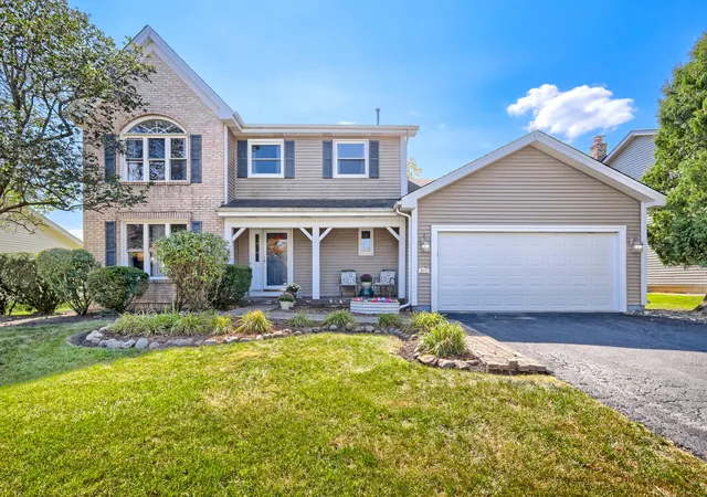 Photo 1 of Single family home for sale at 654 Matthew Ln, Carol Stream, IL 60188 | MLS# 12762151 | Listing updated on 2026-09-24
