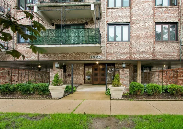 Photo 3 of Condo for sale at 7525 W Lawrence Ave #505, Harwood Heights, IL 60706 | MLS# 12762161 | Listing updated on 2026-09-23
