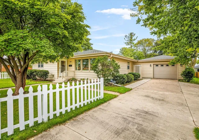 Photo 1 of Sale Pending at 611 E 6th Street, Belvidere, IL 61008 | MLS# 12762164 | Listing updated on 2026-09-25