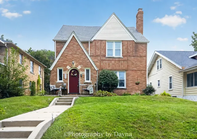 Single family home for sale at 924 S Myrtle Ave, Kankakee, IL 60901 | MLS# 12762181