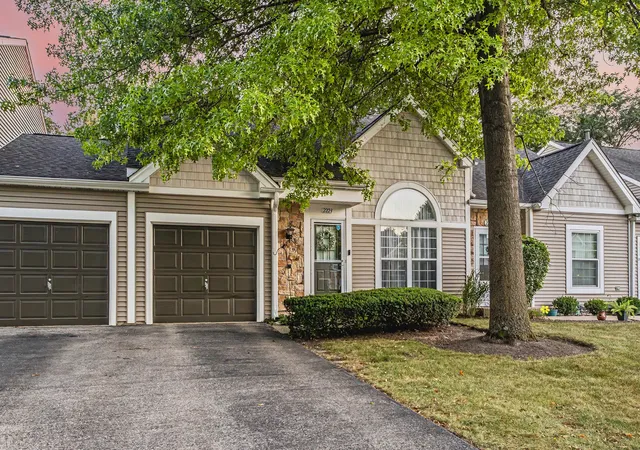 Photo 2 of Townhouse for sale at 2223 Teton Pkwy, Algonquin, IL 60102 | MLS# 12762191 | Listing updated on 2026-09-29