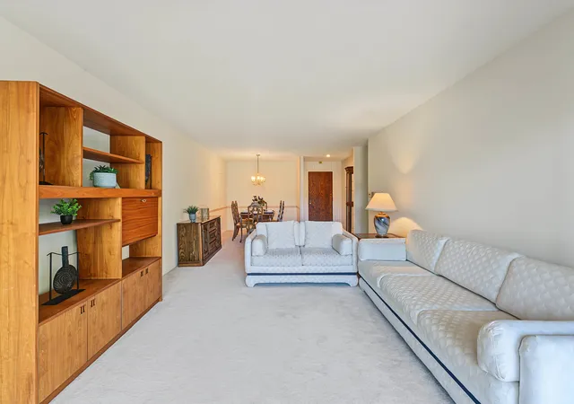 Listing Photo 5 - Condo for sale in building located at 101 Old Oak Dr, Buffalo Grove, IL 60089 - Unit #215